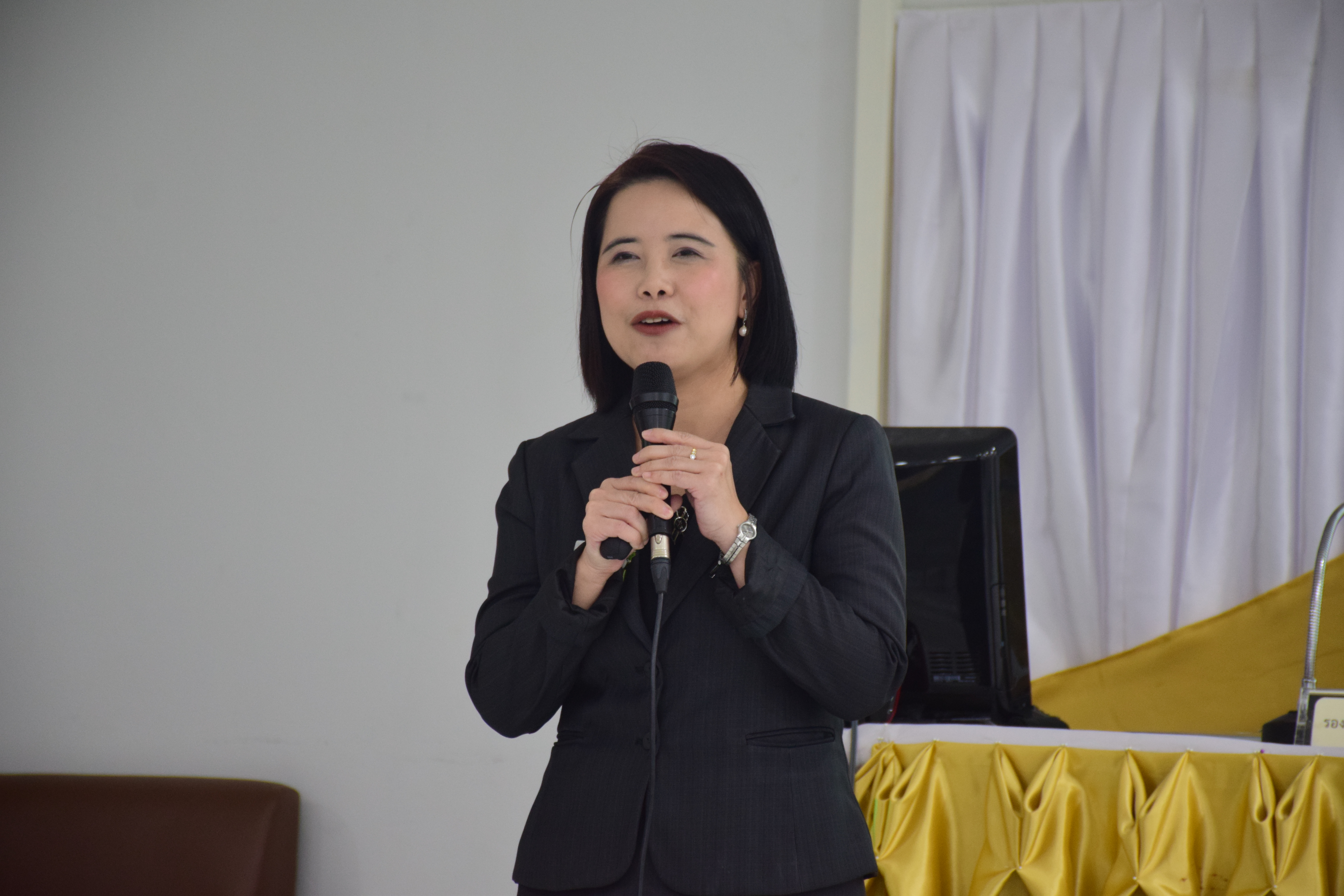 รองศาสตราจารย์ ดร.นฤมล มาแทน : นวัตกรรมน้ำมันหอมระเหยสำหรับความปลอดภัยในอาหารและบรรจุภัณฑ์