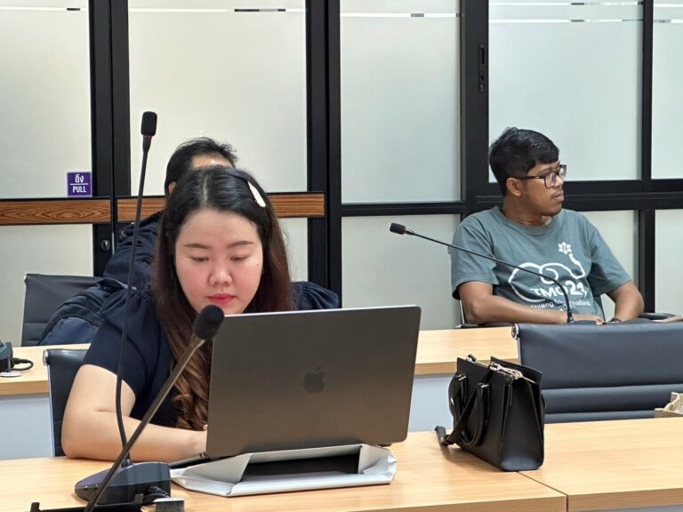 ลงนามสัญญาและรับฟังการชี้แจงทุนมูลฐานประจำปีงบประมาณ 2568