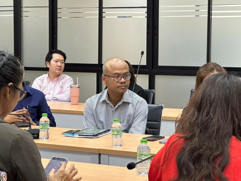 ลงนามสัญญาและรับฟังการชี้แจงทุนมูลฐานประจำปีงบประมาณ 2568