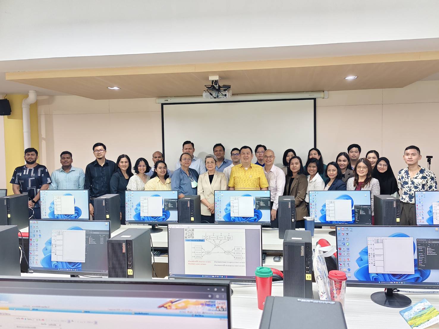 โครงการอบรมเชิงปฏิบัติการ “การวิเคราะห์สมการโครงสร้าง (SEM) เพื่อการวิจัย” ด้วยโปรแกรม AMOS