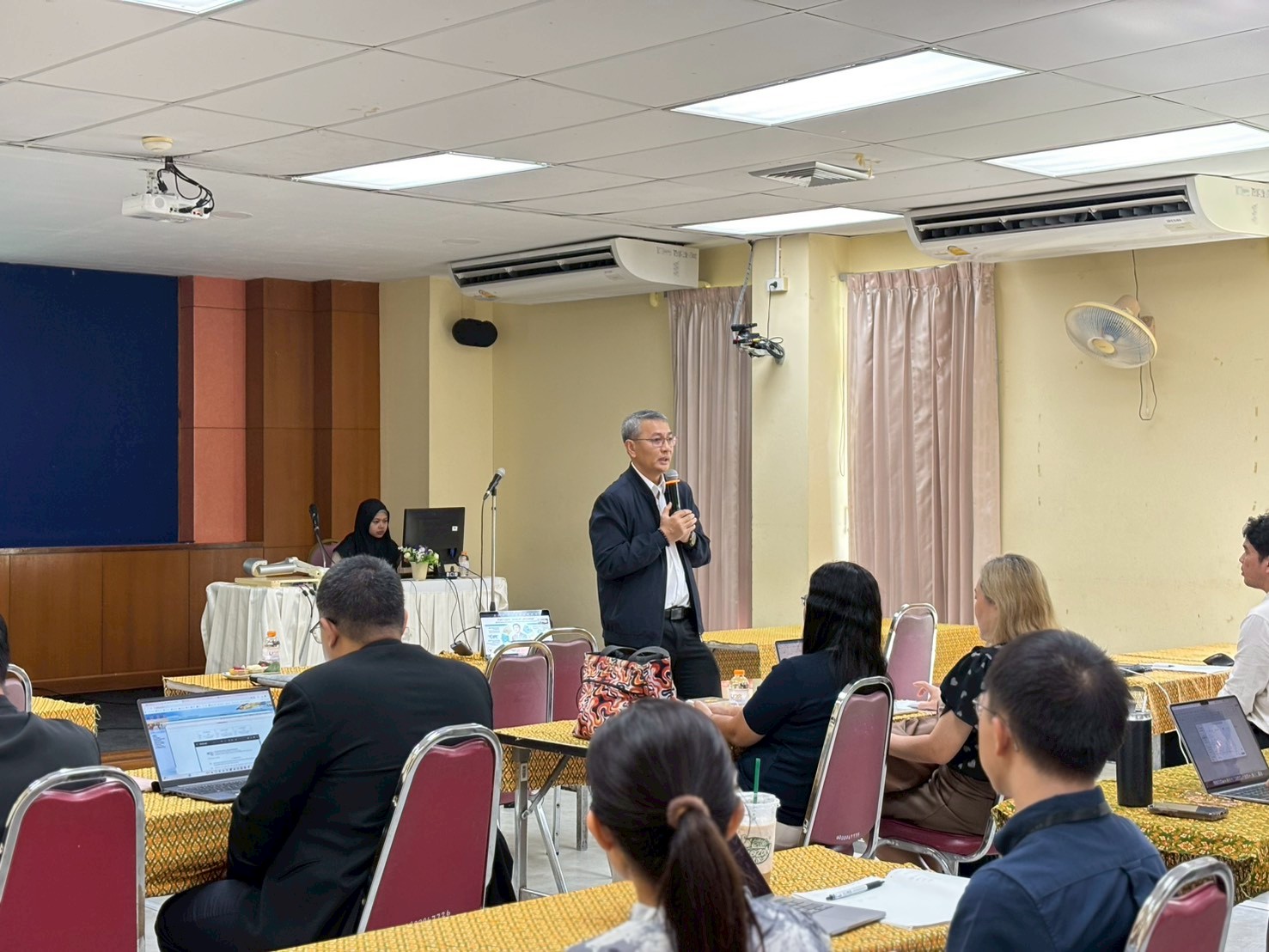 Research and Innovation Institute of Excellence Hosts Special Lecture on Funding Opportunities for Early-Career Researchers